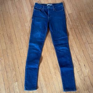 311 levis skinny shaping jeans, mid rise. Stretch fabric. Size 26